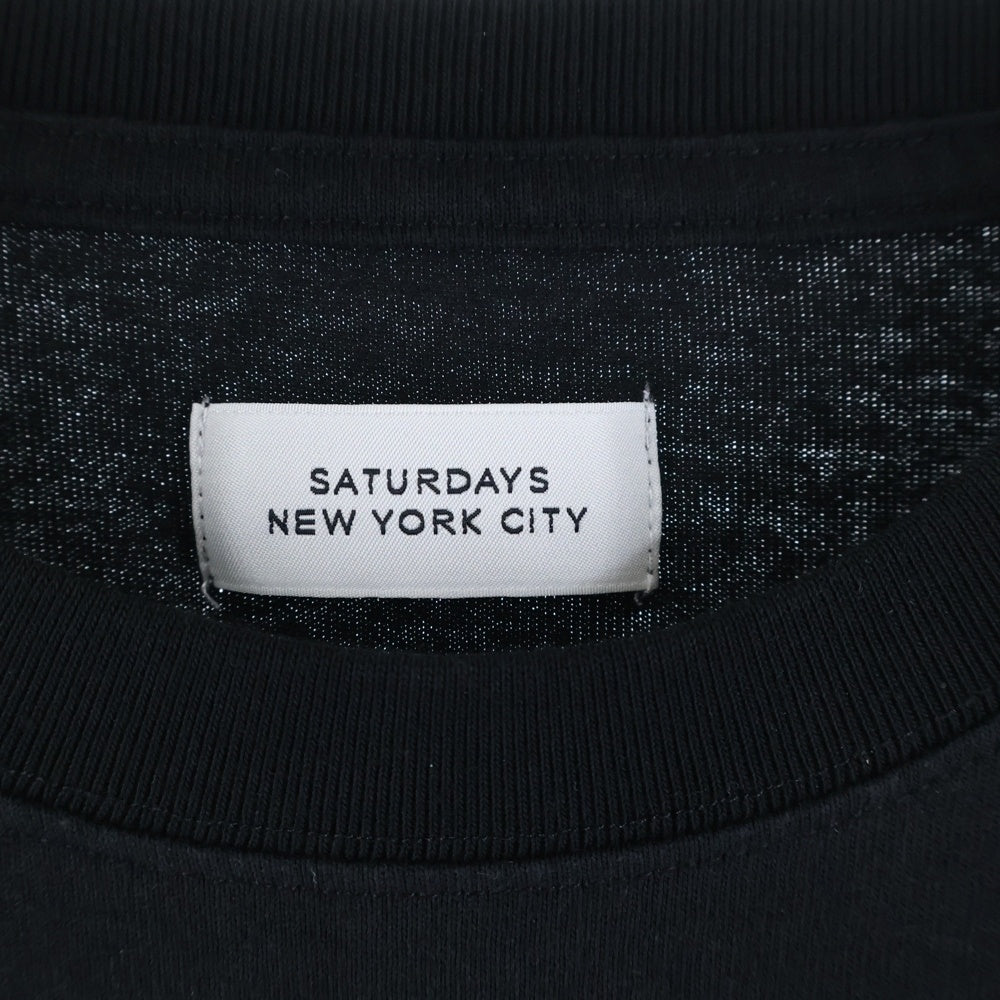 SATURDAYS SURF NYC(サタデイズサーフエヌワイシー) × FRAGMENT DESIGN フラグメントデザイン フロントプリント半袖Tシャツ カットソー ブラック BBM-55300-B