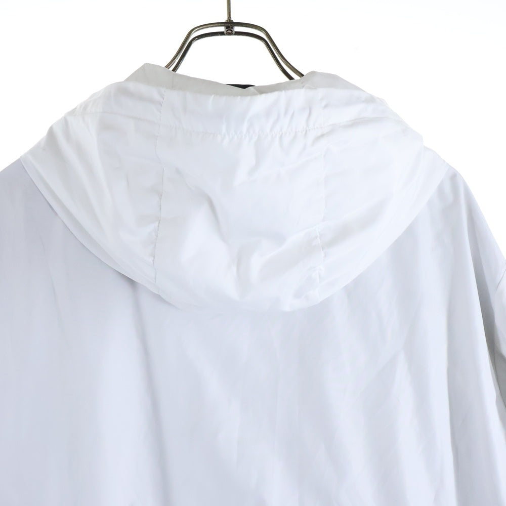 FENDI(フェンディ) フーデッドナイロンブルゾン ウィンドブレーカー ジャケット ホワイト FAA718