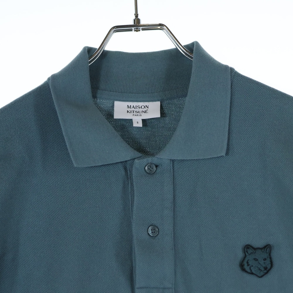 MAISON KITSUNE(メゾンキツネ) フロント刺繡 半袖ポロシャツ ライトブルー MM00210KJ7010