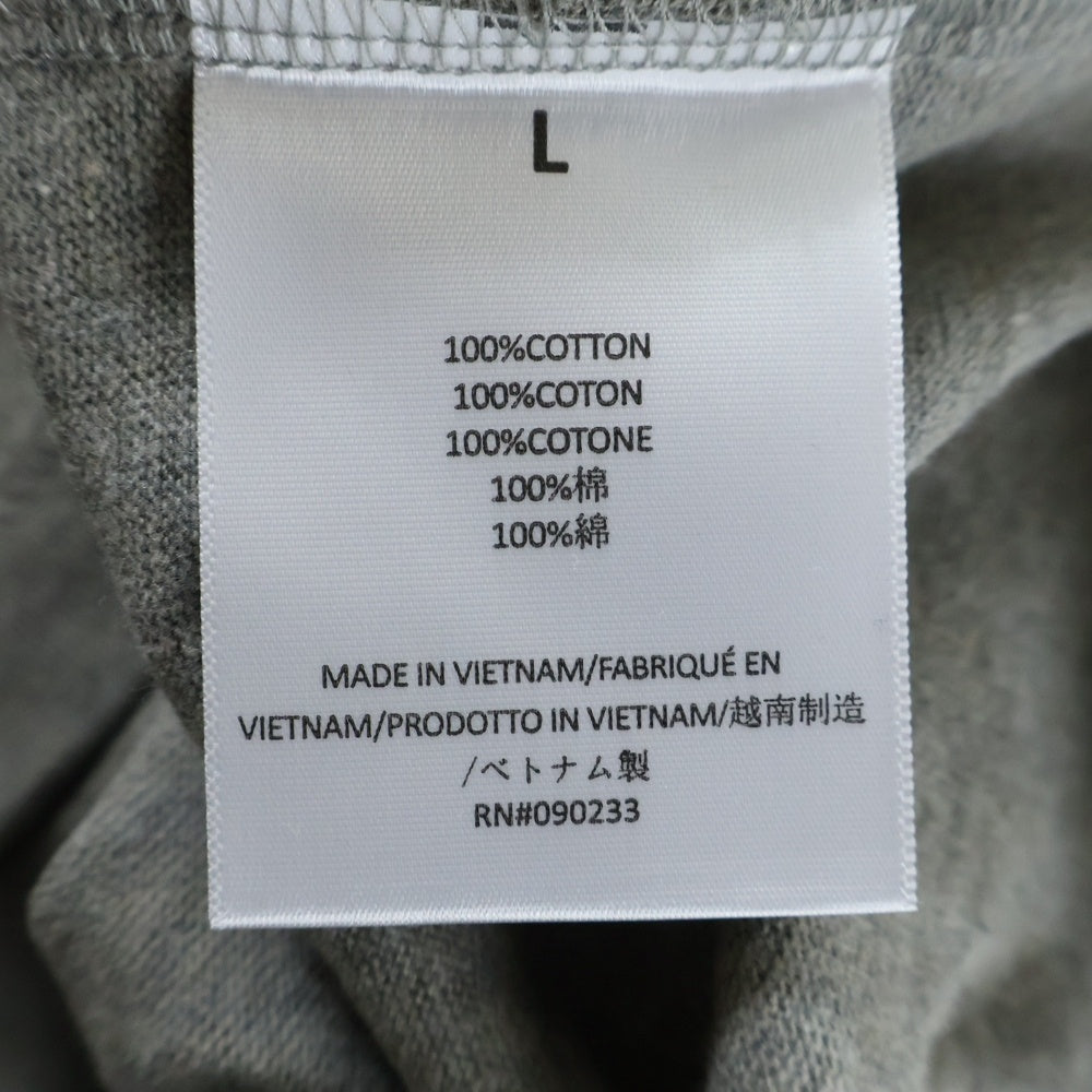 FEAR OF GOD ESSENTIALS(フィアオブゴッド エッセンシャルズ) フロントロゴ モックネック長袖Tシャツ カットソー グレー