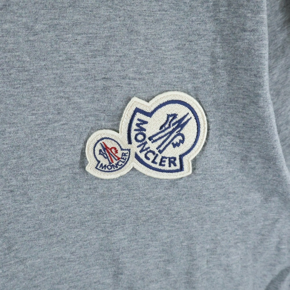 MONCLER(モンクレール) MAGLIA T-SHIRT ワッペンロゴ 半袖Tシャツ カットソー グレー E20918032500