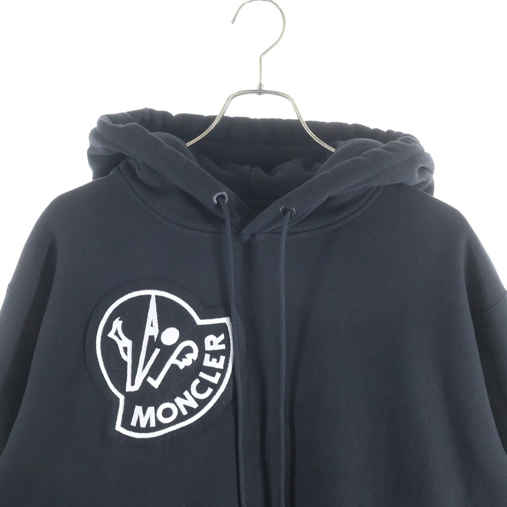 MONCLER(モンクレール) GENIUS MAGLIA CON CAPPUCCIO 裏起毛ロゴワッペン スウェットプルオーバーパーカー フーディ ブラック G20928G00006
