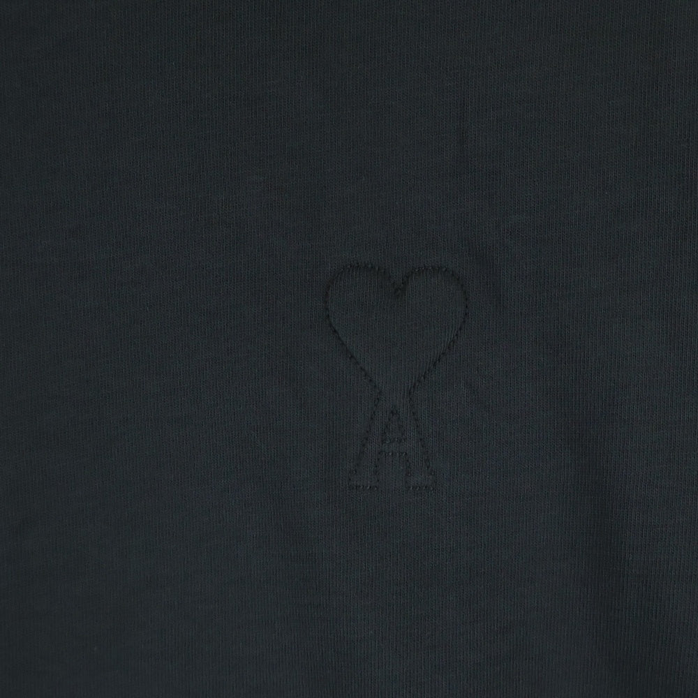ami paris(アミパリス) BIG EMBOSSED AMI DE COEUR TEE ビッグADCエンボス 半袖Tシャツ カットソー チャコール UTS357.726
