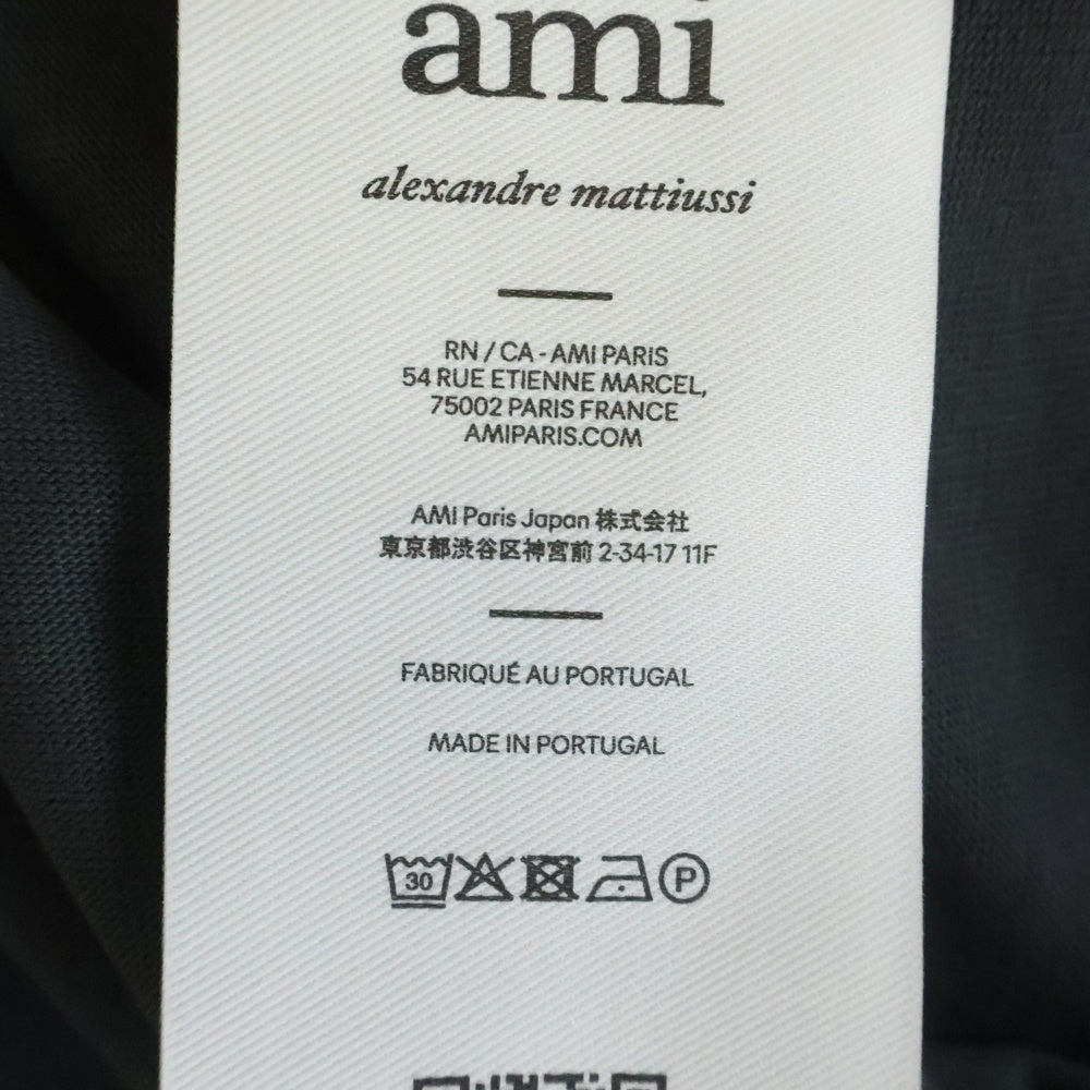 ami paris(アミパリス) BIG EMBOSSED AMI DE COEUR TEE ビッグADCエンボス 半袖Tシャツ カットソー チャコール UTS357.726