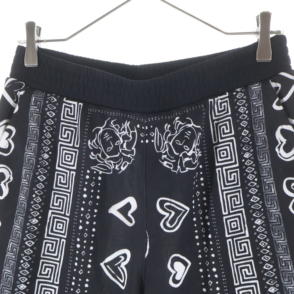 VERSACE(ヴェルサーチ) Bandana print short heart pants バンダナ柄 ショート ハートパンツ ブラック A230813 A81931