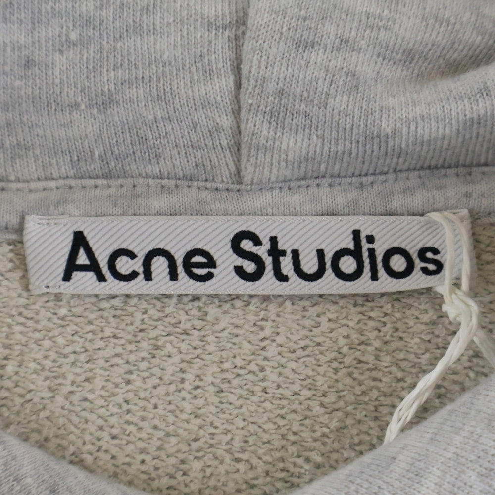 ACNE STUDIOS Bla Konst(アクネストゥディオズ ブロコンスト) Logo Hooded Sweater ロフーディーセーター バックプリントプルオーバーパーカー グレー FN-UX-SWEA000023
