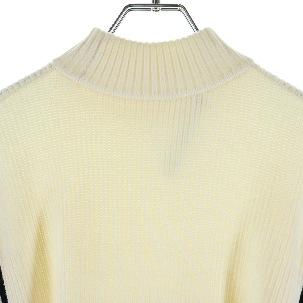 Karl Lagerfeld(カールラガーフェルト) BELTED LOGO PONCHO ベルト ロゴ ニット ノースリーブ ポンチョ ホワイト レディース