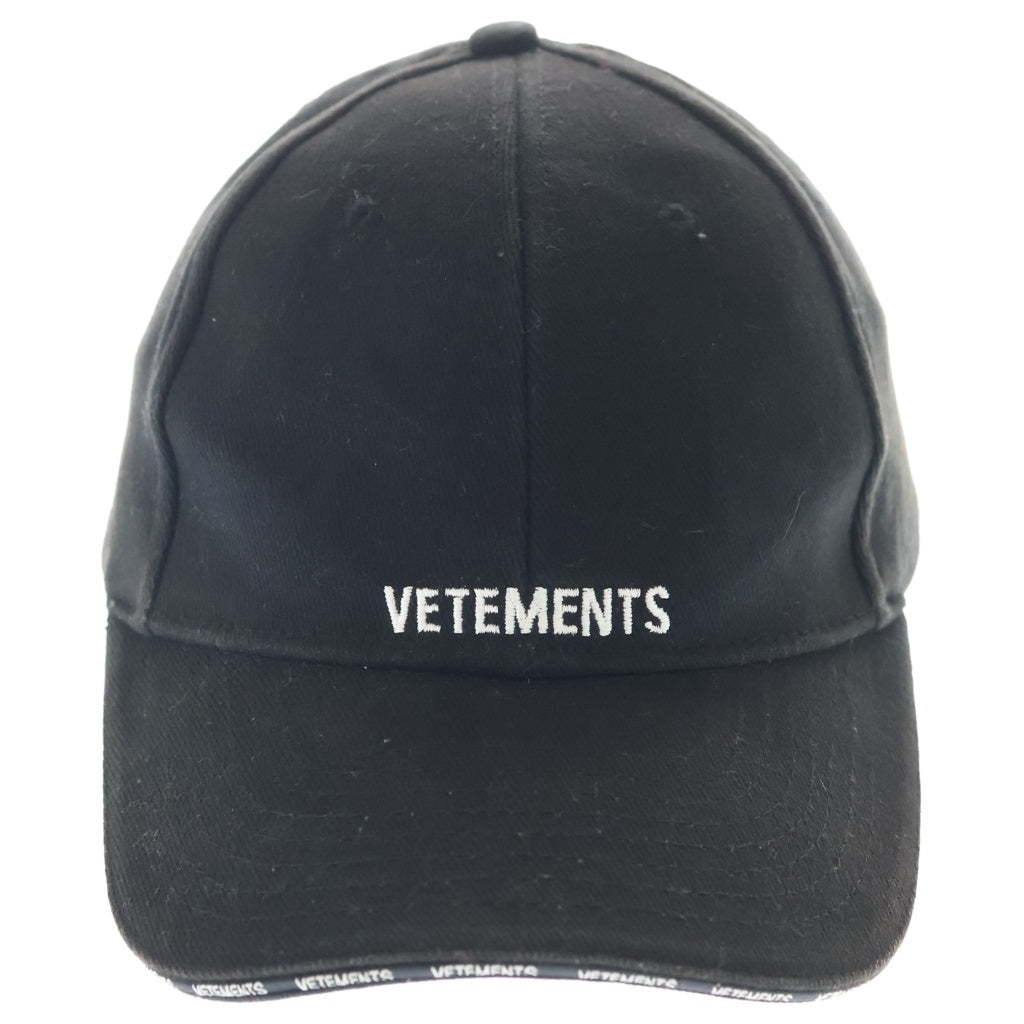 VETEMENTS(ヴェトモン) 18SS EMBROIDERED BASEBALL エンブロイド ロゴベースボールキャップ 帽子 ブラック WSS18AC17