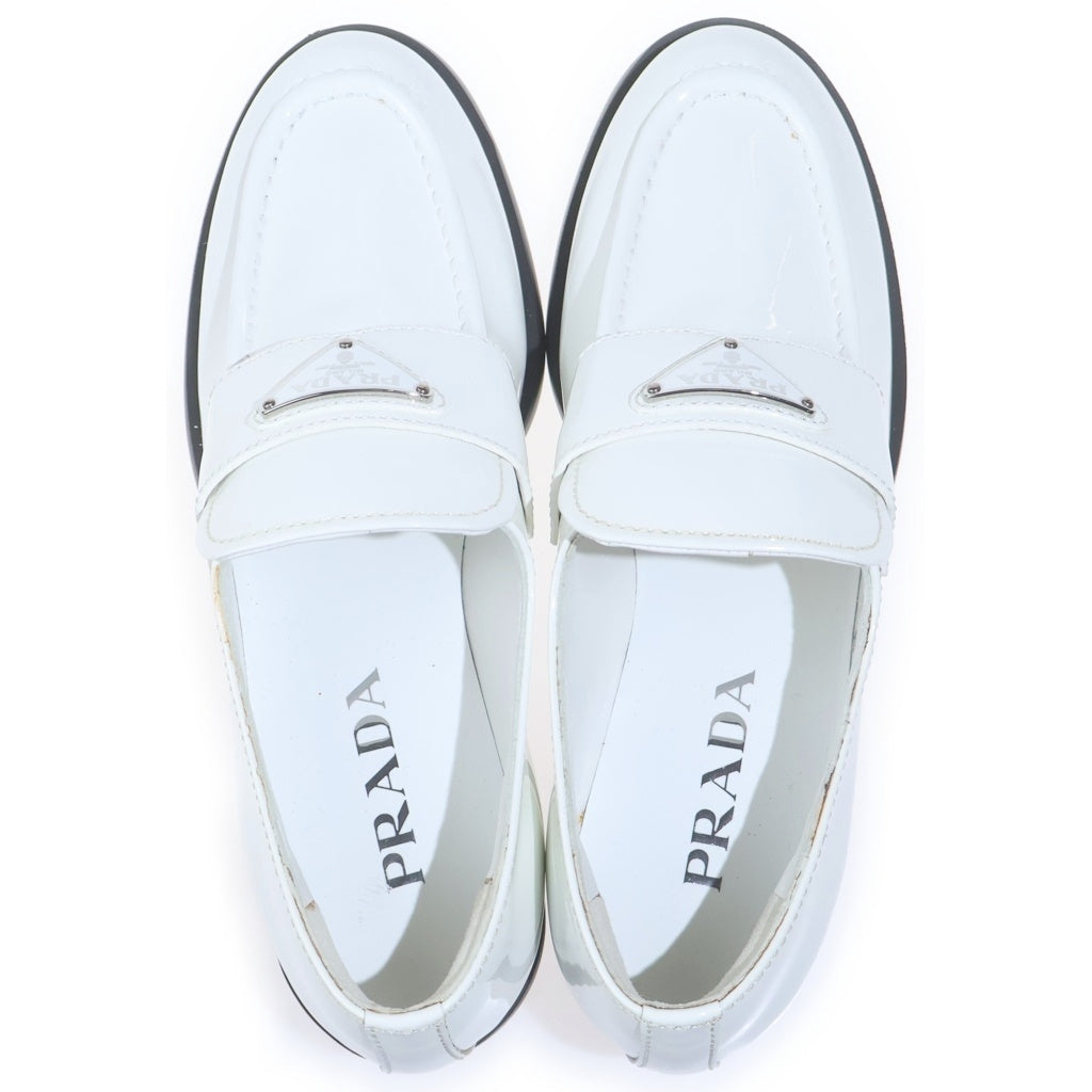 PRADA(プラダ) トライアングルロゴ ローファー レディース 1D329N ホワイト