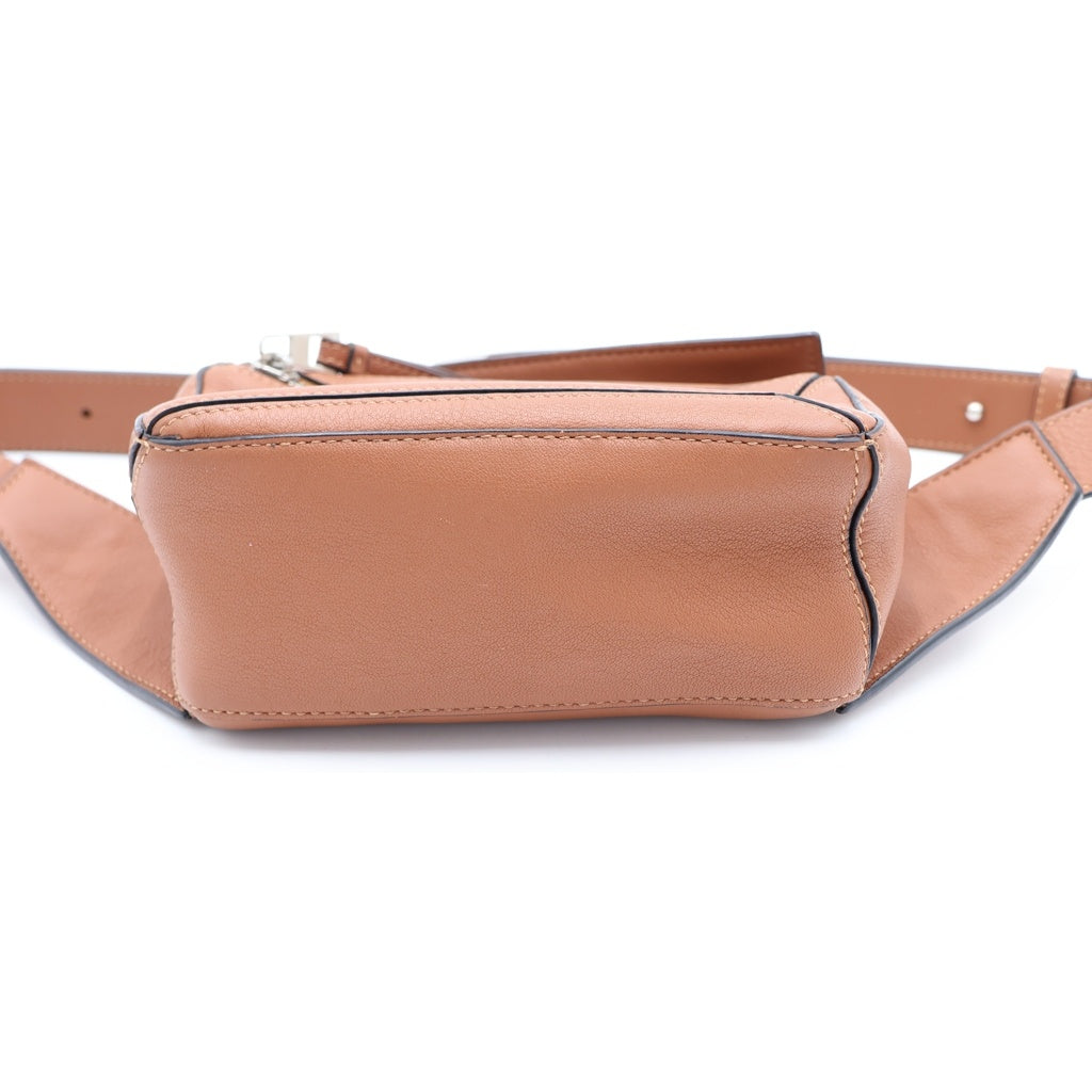 LOEWE(ロエベ) PUZZLE MINI BUMBAG パズルミニ バムバッグ ボディバッグ ブラウン B510EB1 B510EB1 レディース