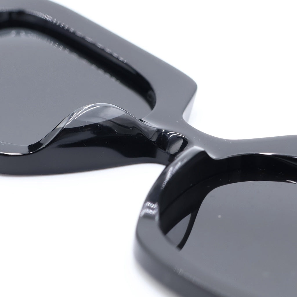 PRADA(プラダ) Symbole Sunglasses サイド シンボル ロゴ スクエア アイウェア サングラス ブラック