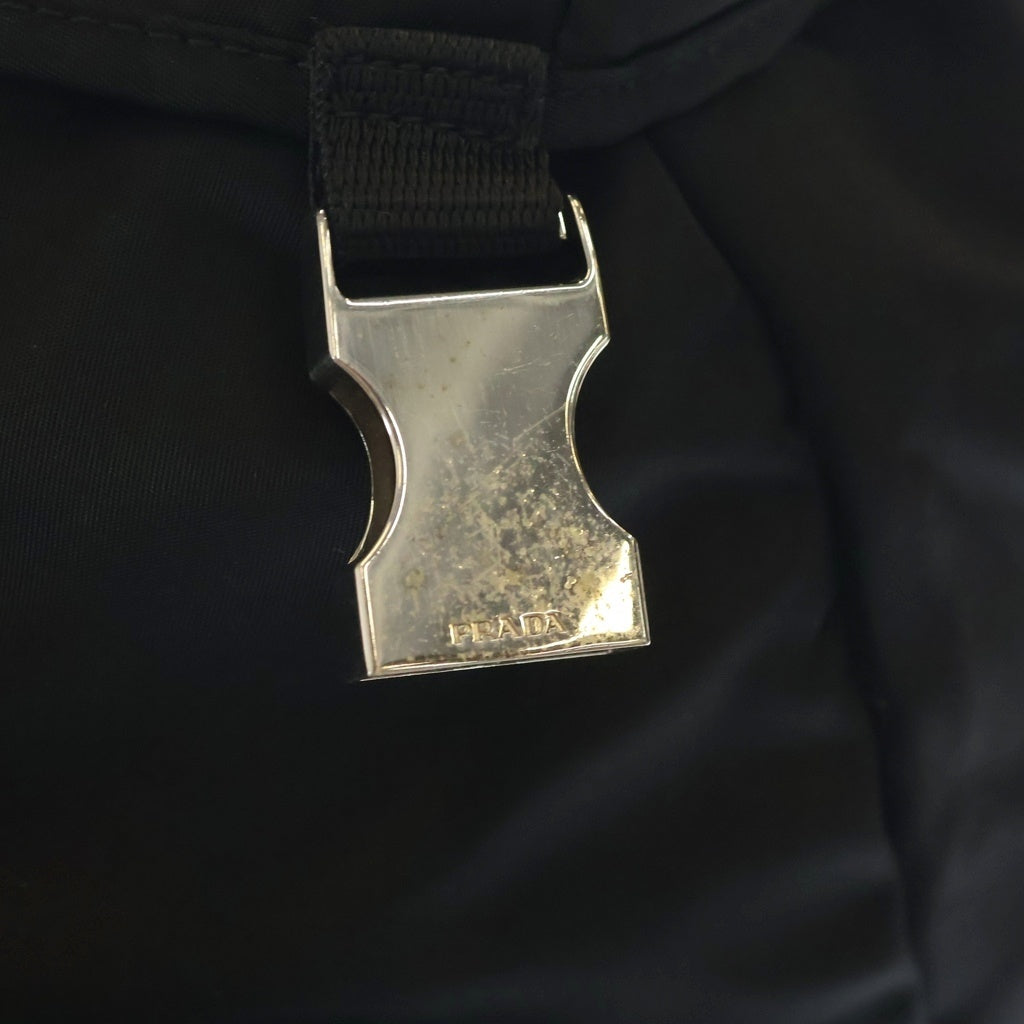 PRADA(プラダ) ロゴプレート ナイロンフラップバックパック リュックサック ブラック V135 V135 レディース