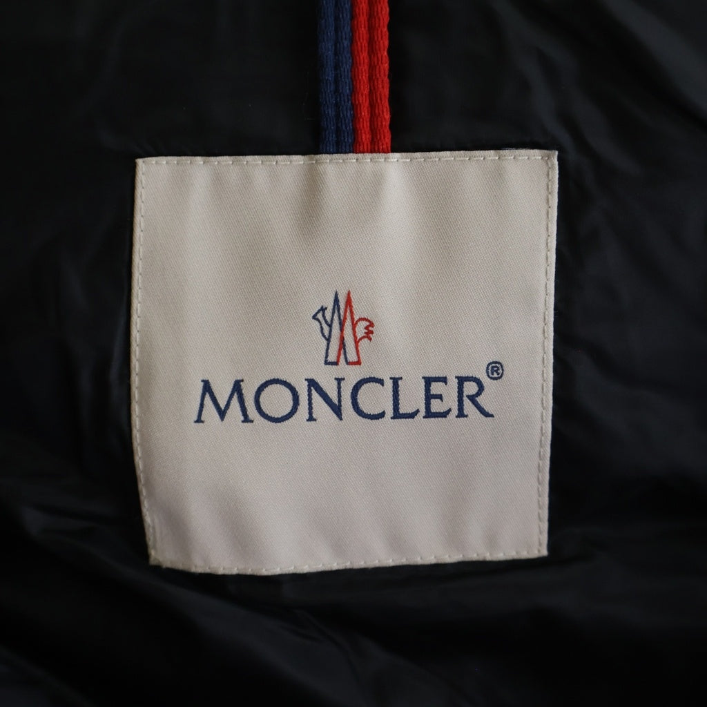 MONCLER(モンクレール) SASSIERE GIUBBOTTO サッシエール ロゴワッペン ダウンジャケット フーディ ブラック F20911A20500 C0571