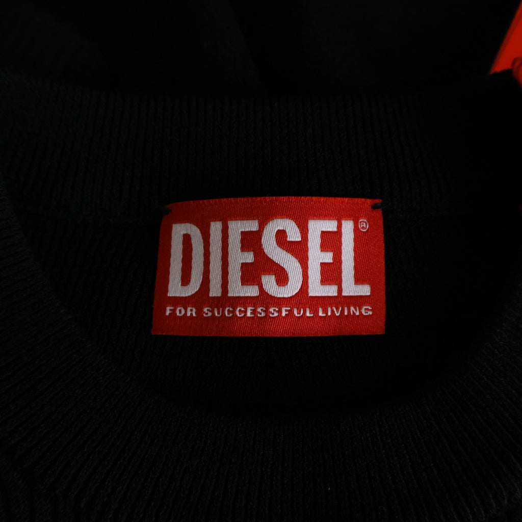 DIESEL(ディーゼル) フロント メタルオーバルロゴ クルーネック半袖ニット ブラック レディース A19674 0DLAX 9XX