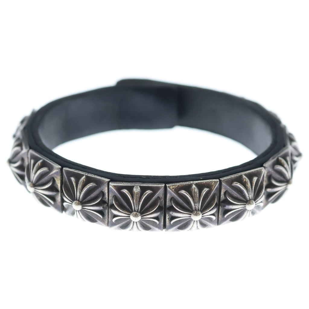 CHROME HEARTS(クロムハーツ) ZERO STUD SNGL ROW ゼロ ピラミッド スタッズ シングル レザー ブレスレット シルバー/ブラック