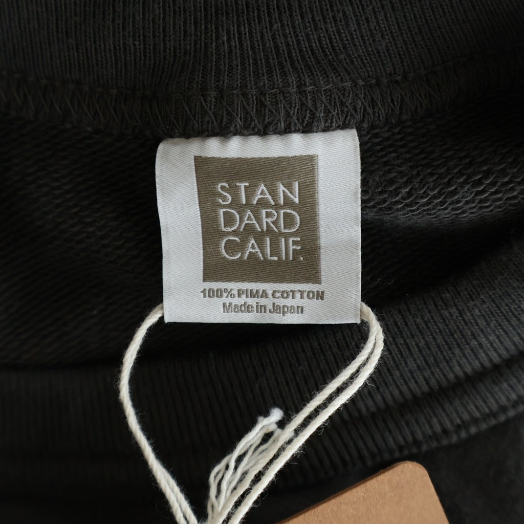 STANDARD CALIFORNIA(スタンダード カリフォルニア) SD PIMA CREW LOGO SWEAT フロント ロゴプリント スウェットトレーナーチャコール