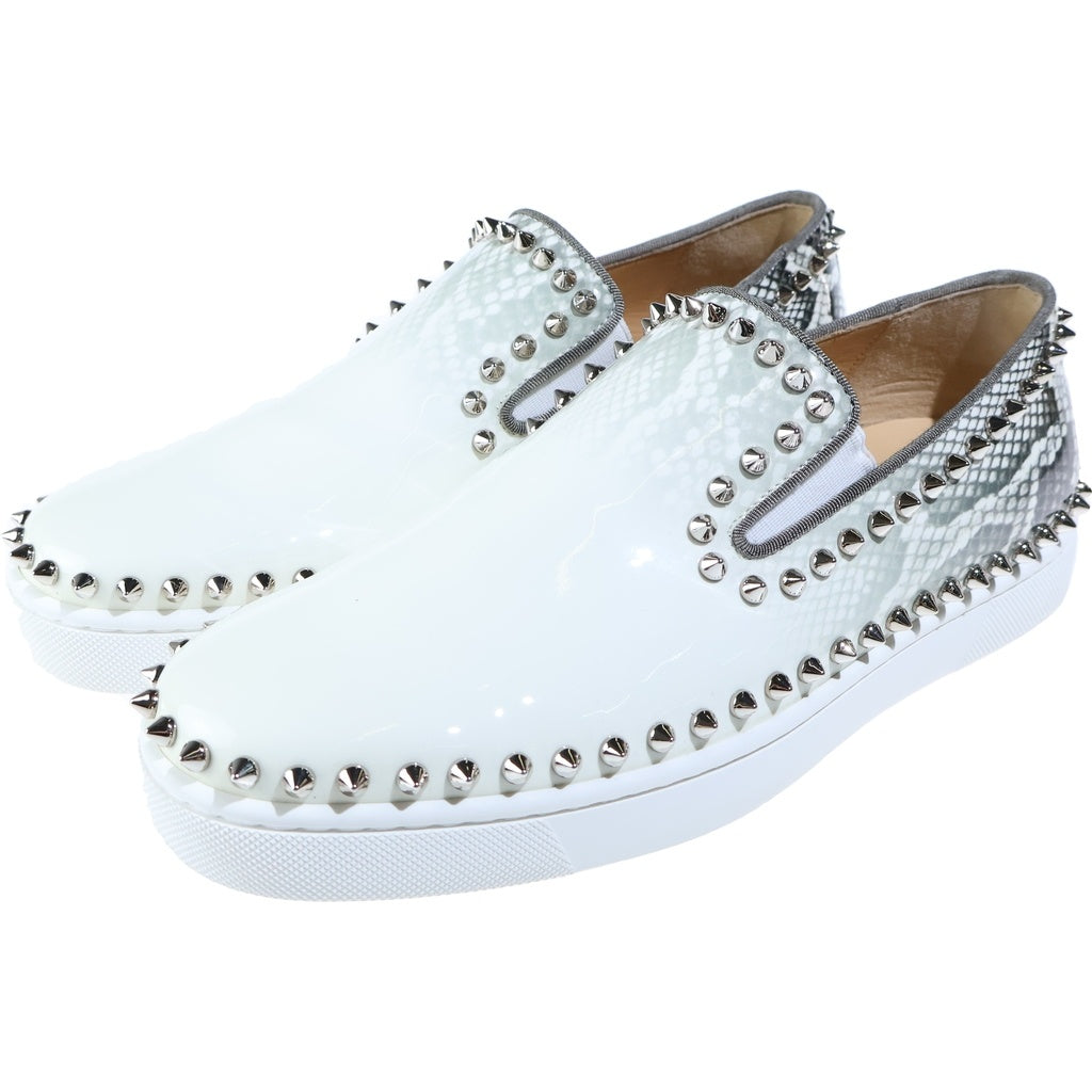 CHRISTIAN LOUBOUTIN(クリスチャンルブタン) Pik Boat ピックボート パイソンプリント スパイクスタッズ パテントレザー ローカットスニーカー スリッポン ホワイト レディース