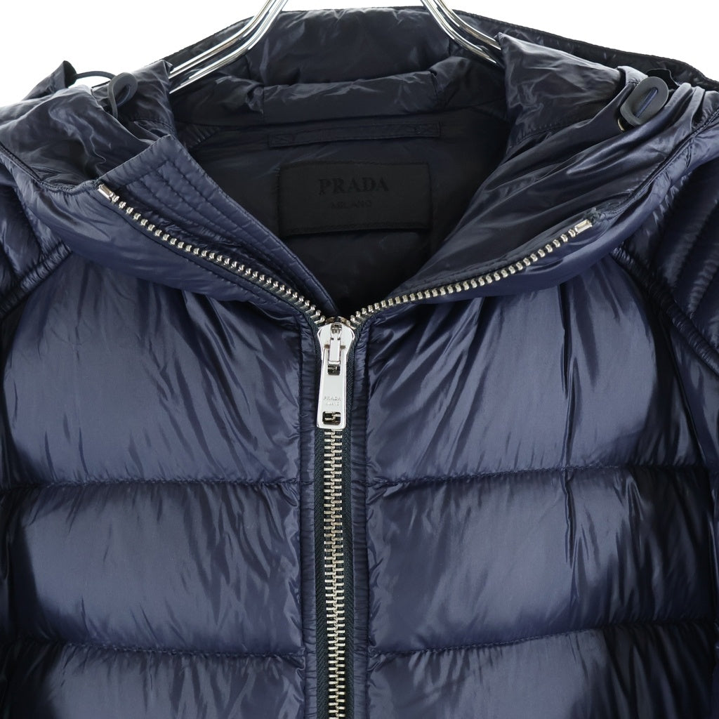 PRADA(プラダ) トライアングルプレート ナイロン ダウンジャケット ブラック SGA654 R142