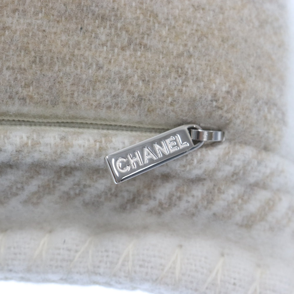 CHANEL(シャネル) CCロゴ ベージュ クッション ベージュ AA1088 X12988 C2393