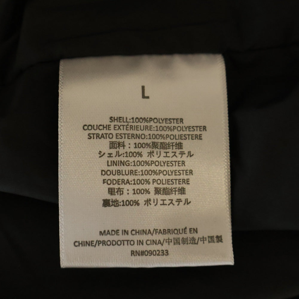 FEAR OF GOD ESSENTIALS(フィアオブゴッド エッセンシャルズ) STORM PANTフロントラバーロゴ中綿ナイロンパンツ