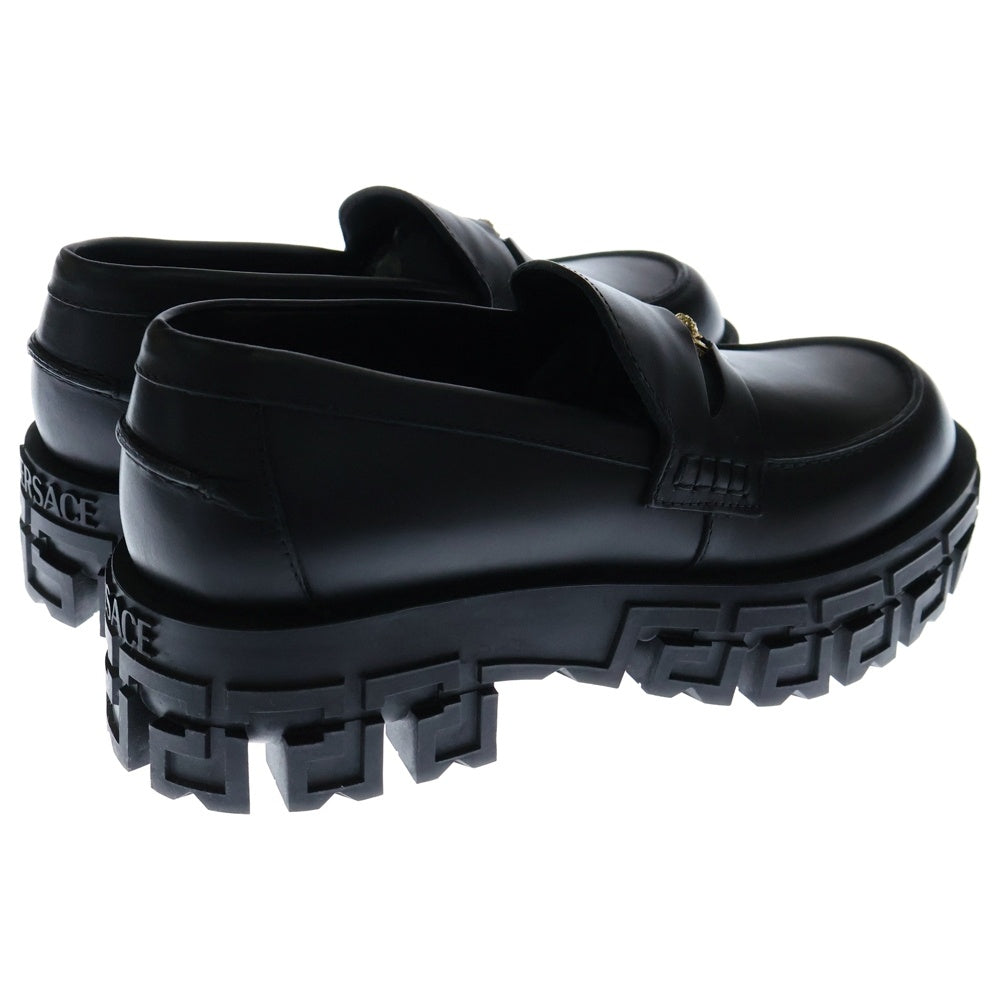 VERSACE(ヴェルサーチ) Greca Portico Loafers グレカポルティコローファー レザーシューズ ブラック