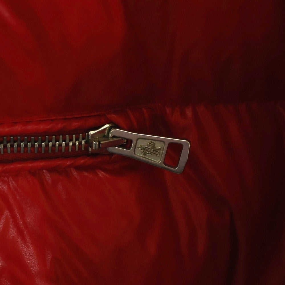 MONCLER(モンクレール) ×KITH LACHAT GIUBBOTTO C20964030105 68950 ×キス バックロゴ ダウンジャケット レッド