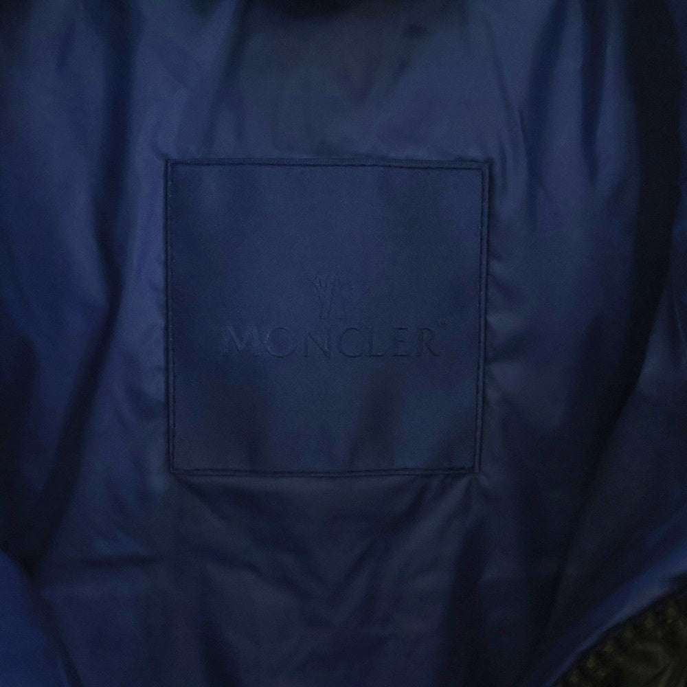 MONCLER(モンクレール) 24AW SUMIDO GILET J20911A00189 595GJ ロゴ刺繍 ダウンベスト ブラック/ブルー
