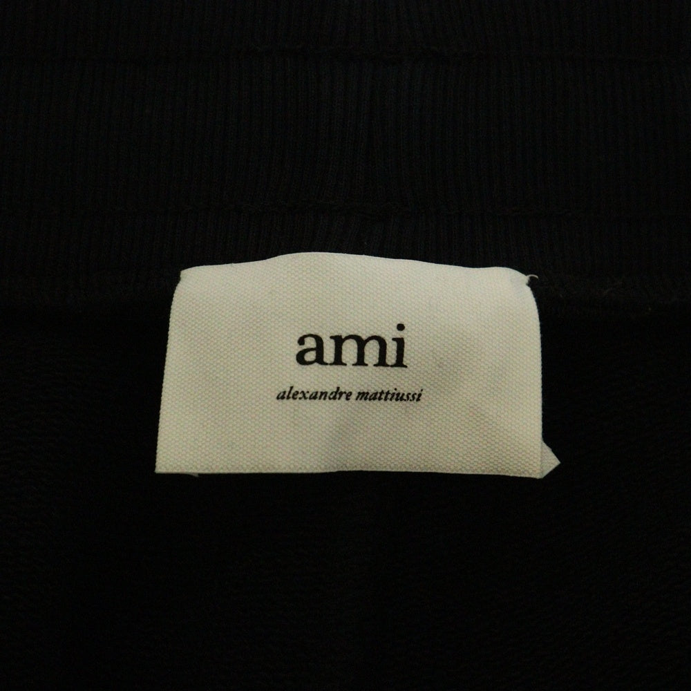 AMI Alexandre Mattiussi(アミアレクサンドルマテュッシ) AMI DE COEUR USO635.747 アミ ドゥ クール ポケット ロゴ ハーフパンツ スウェットショーツ ブラック