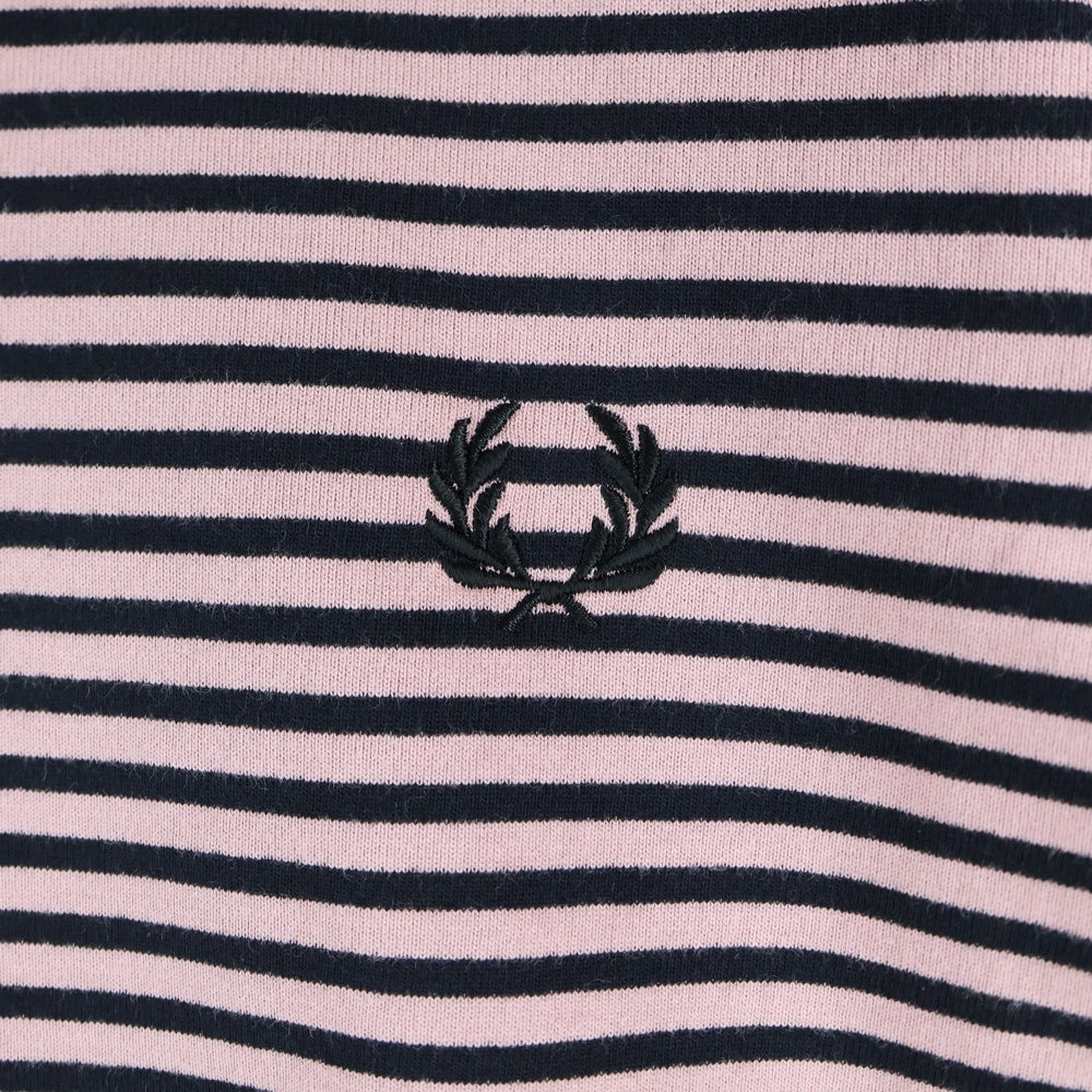 FRED PERRY(フレッドペリー) FINE STRIPE T-SHIRT ファインストライプ半袖カットソー 半袖Tシャツ ブラック/ピンク M6581 T89 01885 423