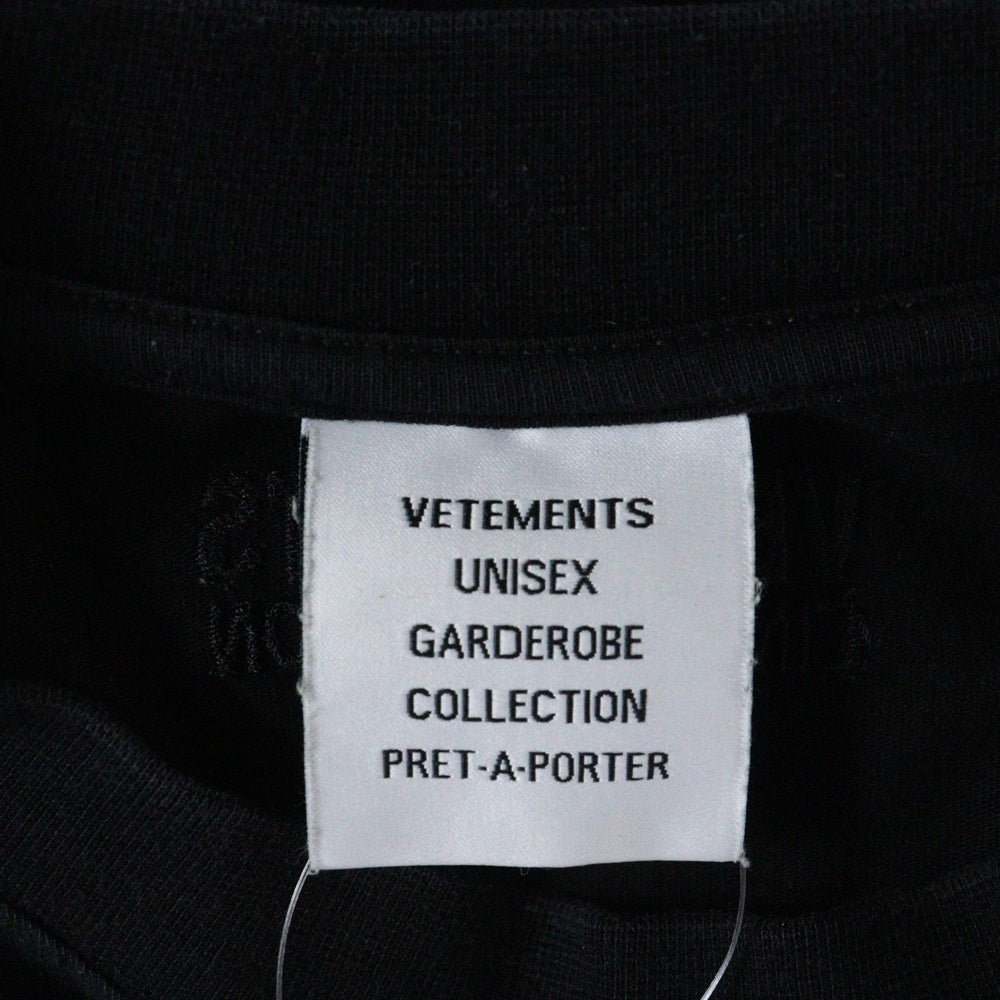 VETEMENTS(ヴェトモン) 24SS PYRAMID LOGO TEE フロントピラミッドロゴプリント半袖カットソー 半袖Tシャツ ブラック UE64TR14OB