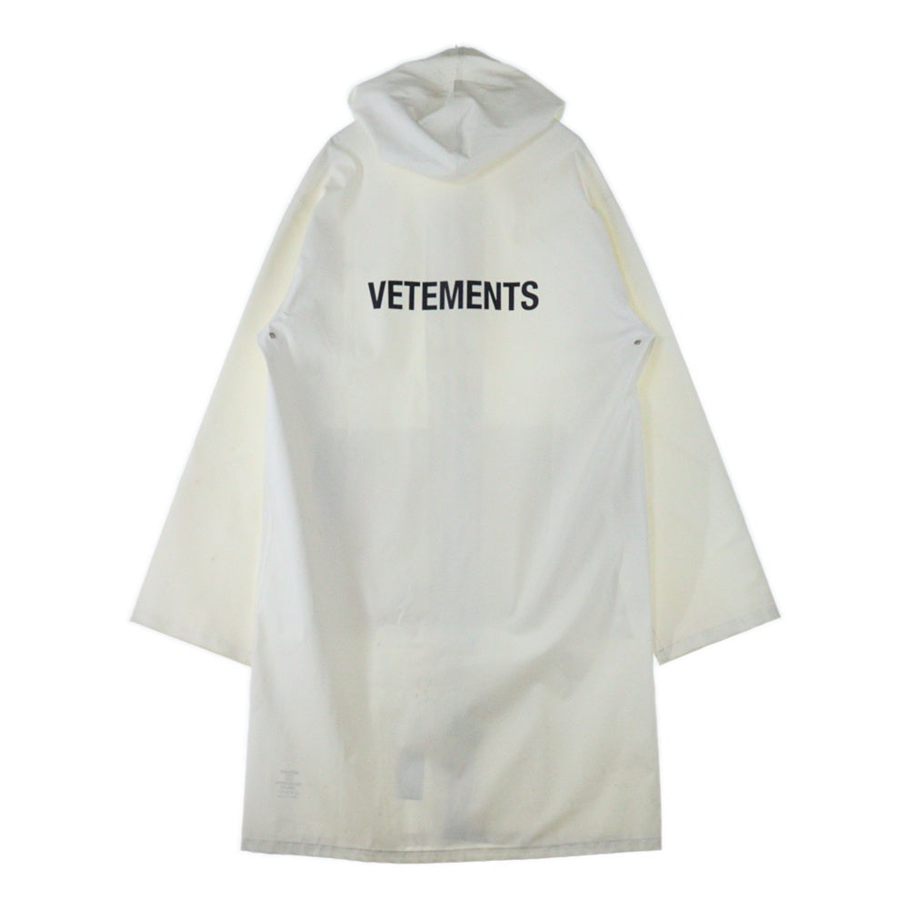 VETEMENTS(ヴェトモン) 17AW Logo Printed Long Rain Coat WAH18JA24 ロゴプリントロングレインコート フーデッドジップアップブルゾン ホワイト