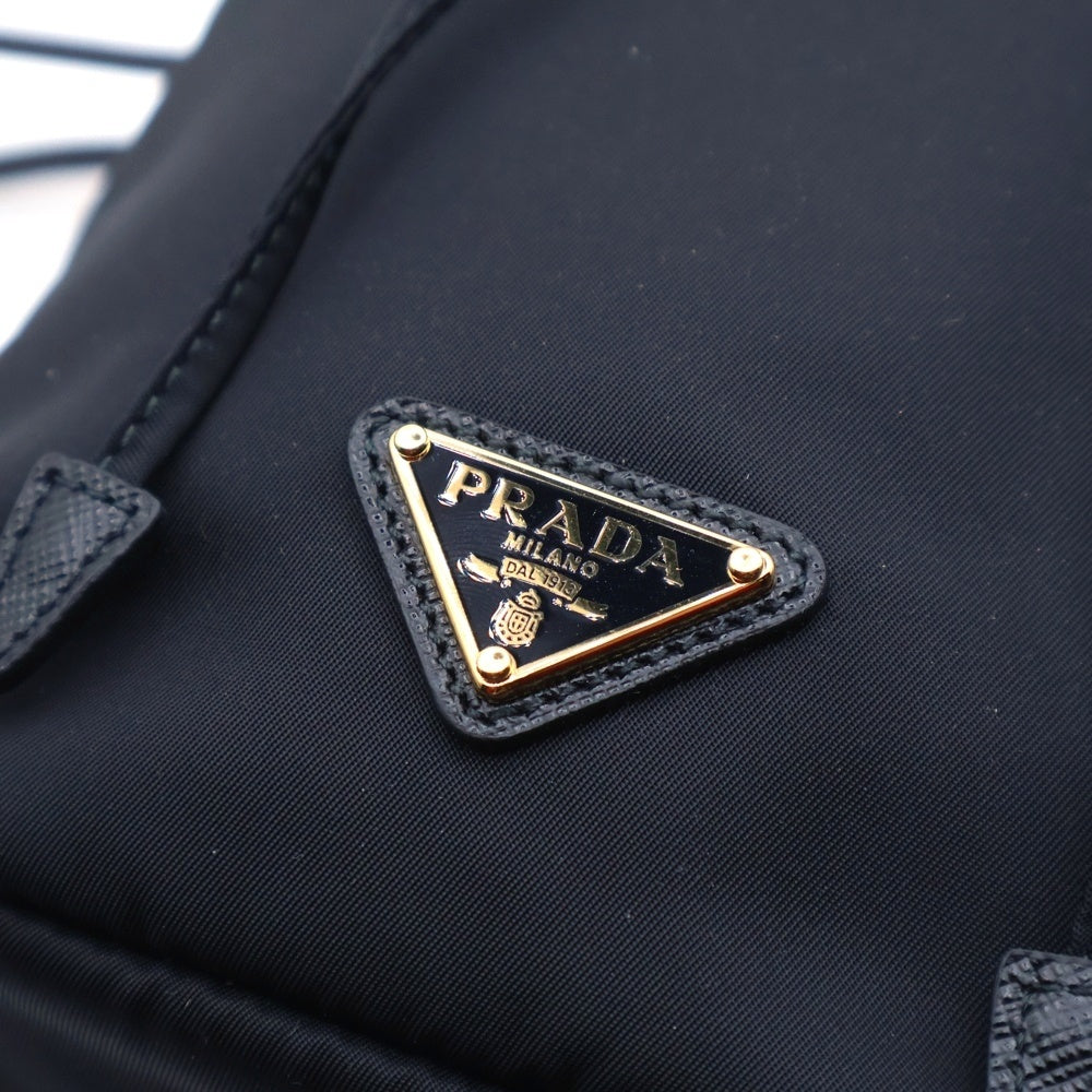 PRADA(プラダ) Re-Nylon Pouch 15542 1NS369 リナイロン トライアングルロゴ ポーチ 巾着 ゴールド金具 ブラック/ゴールド