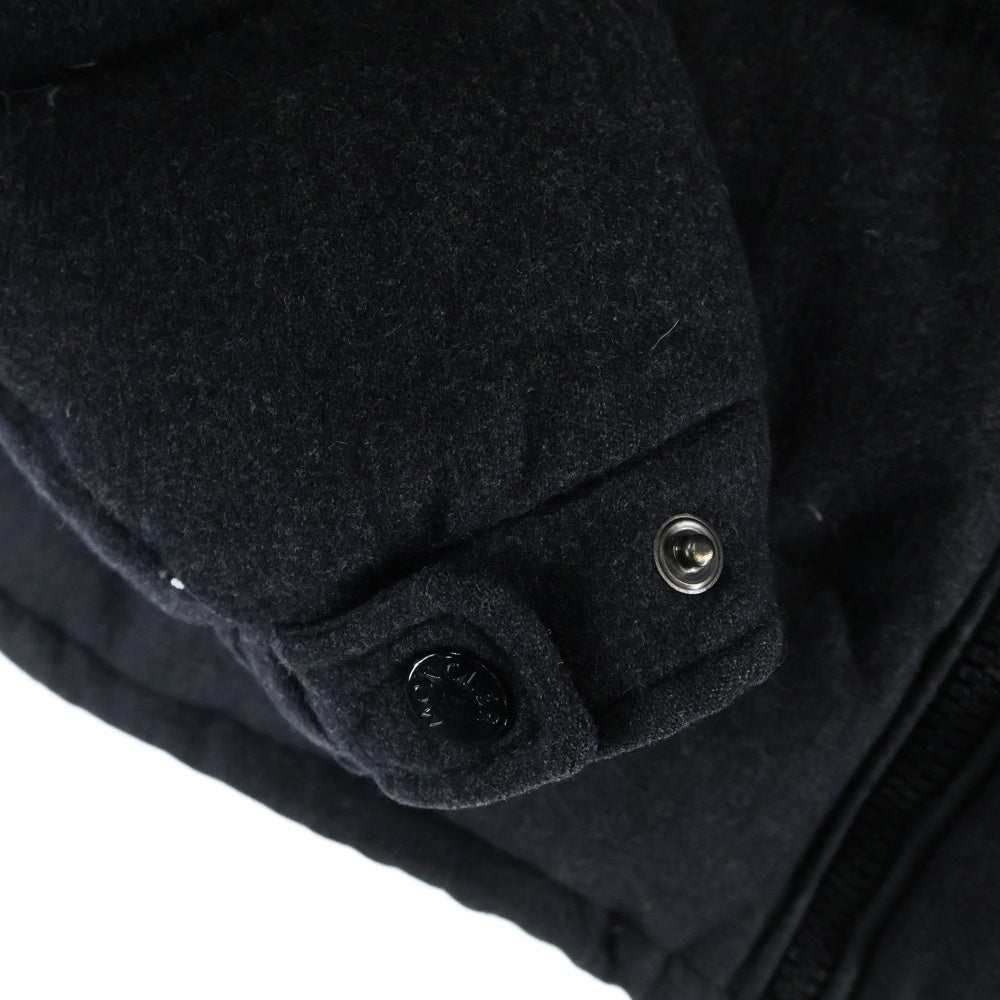 MONCLER(モンクレール) MONTGENEVRE 袖ロゴワッペンポケット付き ジップアップダウンジャケット グレー 920-091-40306-50