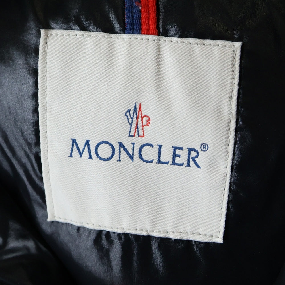 MONCLER(モンクレール) MONTGENEVRE 袖ロゴワッペンポケット付き ジップアップダウンジャケット グレー 920-091-40306-50
