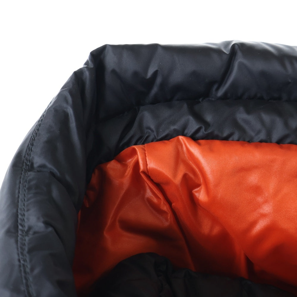 MONCLER GRENOBLE(モンクレールグルノーブル) BECKLER GIUBBOTTO A20974186305 53156 ロゴワッペン ダウンジャケット フーディー ブラック