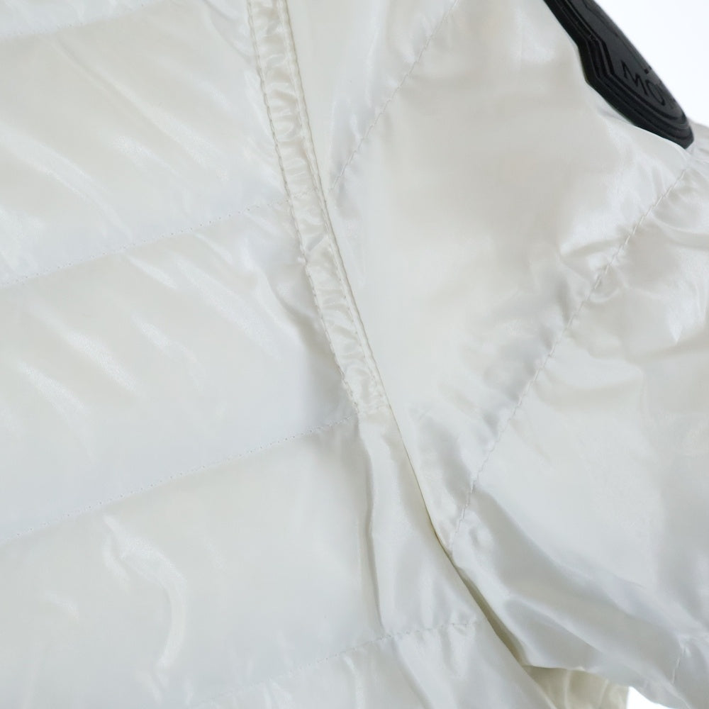 MONCLER(モンクレール) KRIM GIUBBOTTO フードロゴリバーシブルダウンジャケット ホワイト/ブラック G10911A52N70