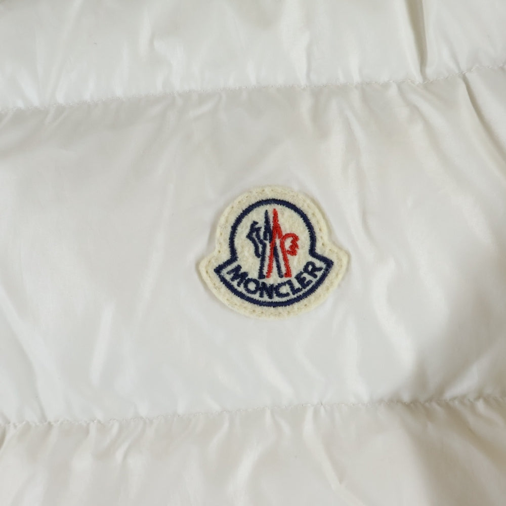 MONCLER(モンクレール) STELLAIRE H29541A00028 ステレール フロントワンポイントロゴパッチ ジップアップダウンジャケット ホワイト キッズ