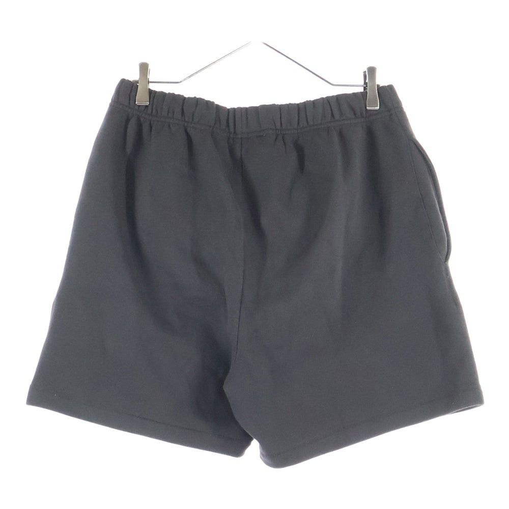 FEAR OF GOD ESSENTIALS(フィアオブゴッド エッセンシャルズ) SHORT PANTS 1977 フェルトロゴ スウェットハーフパンツ ショーツ グレー