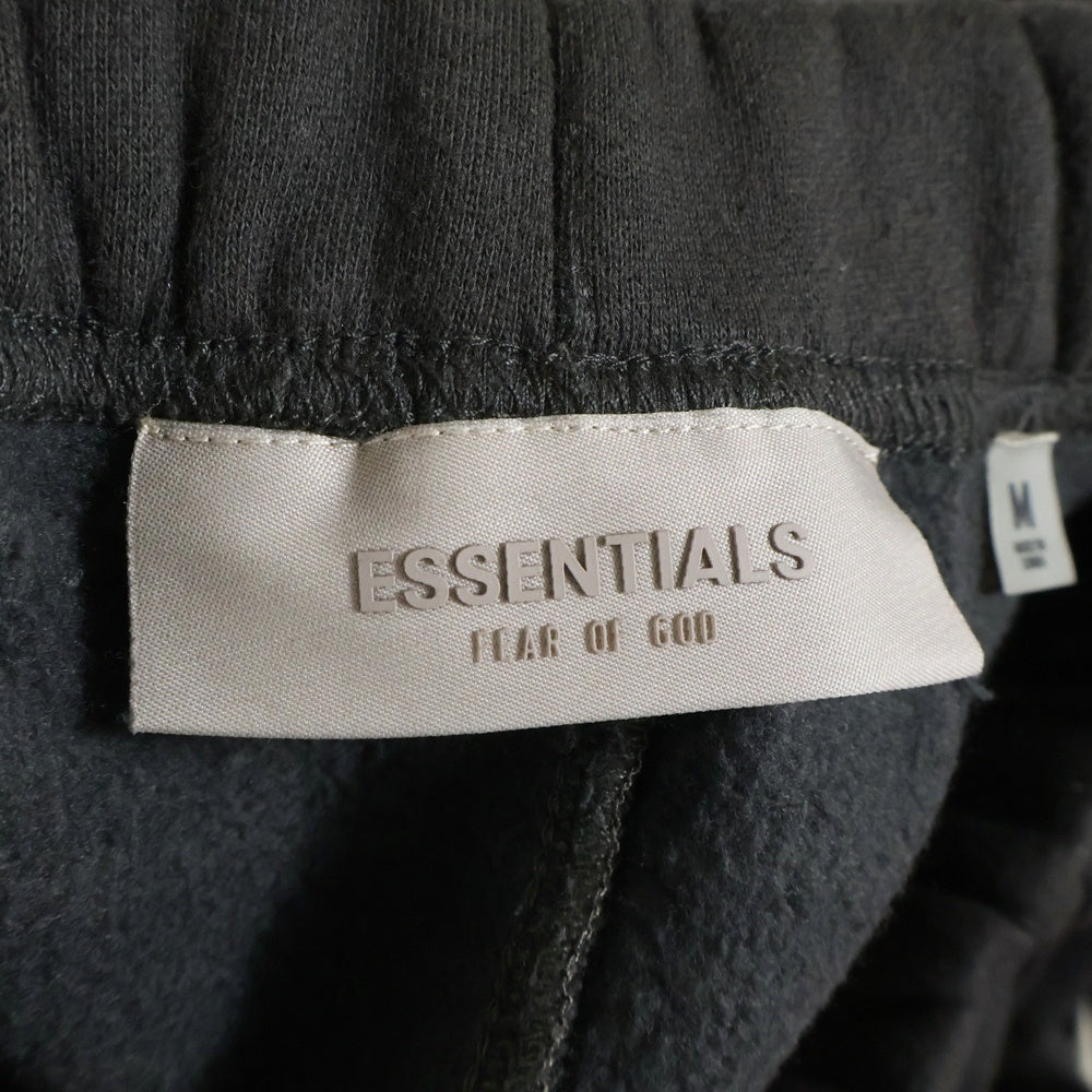 FEAR OF GOD ESSENTIALS(フィアオブゴッド エッセンシャルズ) SHORT PANTS 1977 フェルトロゴ スウェットハーフパンツ ショーツ グレー