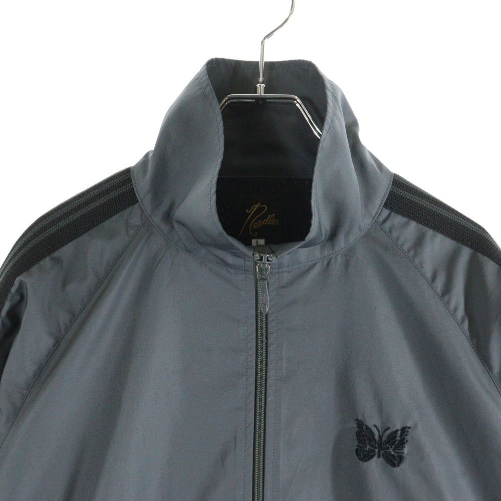 Needles(ニードルス) BERVER別注 Nylon Track Jacket PU1607 フロントワンポイントロゴ刺繍 ナイロントラックジャケット グレー