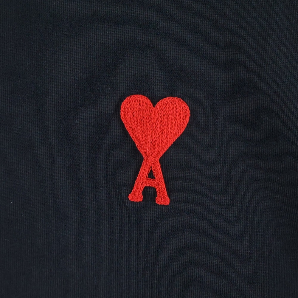 AMI Alexandre Mattiussi(アミアレクサンドルマテュッシ) ハートロゴ クルーネック半袖Tシャツ カットソー ブラック UTS004.726