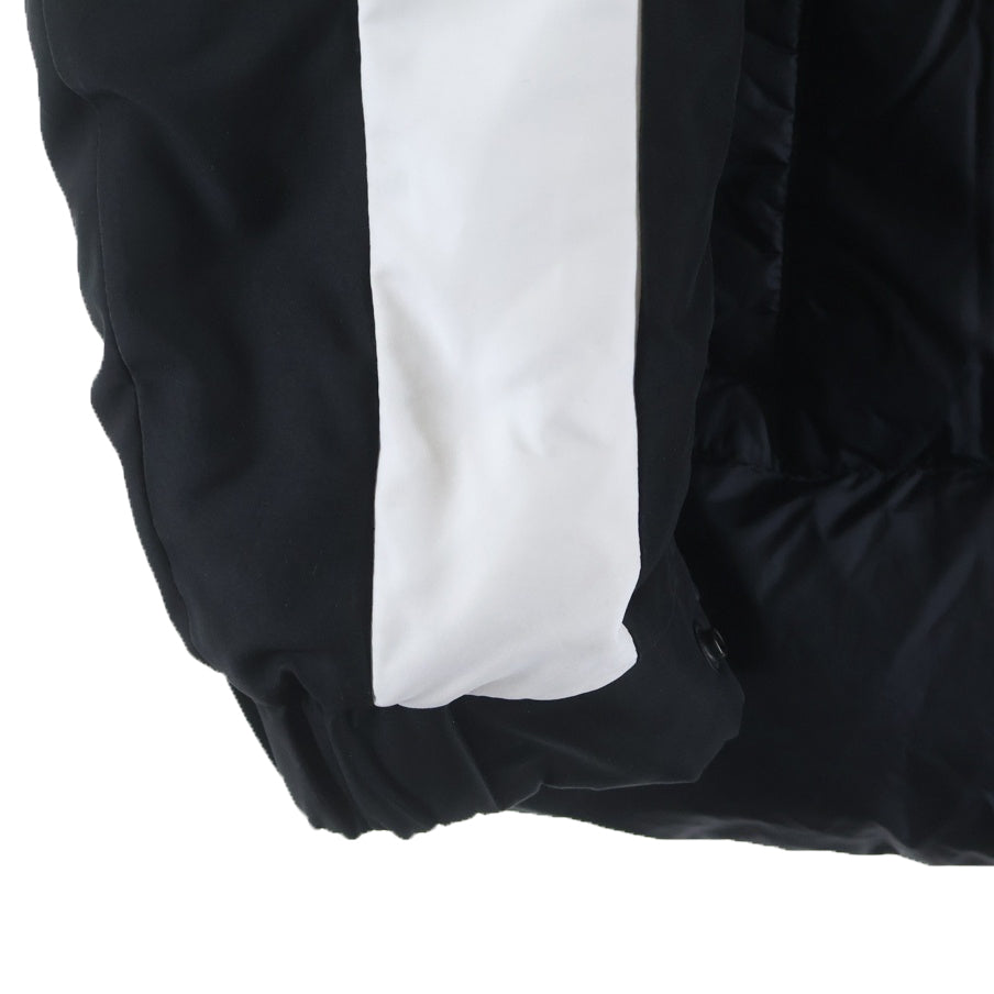 MONCLER(モンクレール) 20AW PERNON F20911B52900 パーノン 袖ライン フロントワンポイントラバーロゴ ジップアップダウンジャケット ブラック