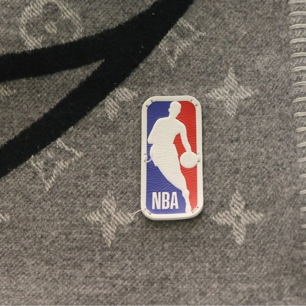 LOUIS VUITTON(ルイヴィトン) ×NBA カシミヤ モノグラム ブランケット クヴェルテュール MP2885 レディース