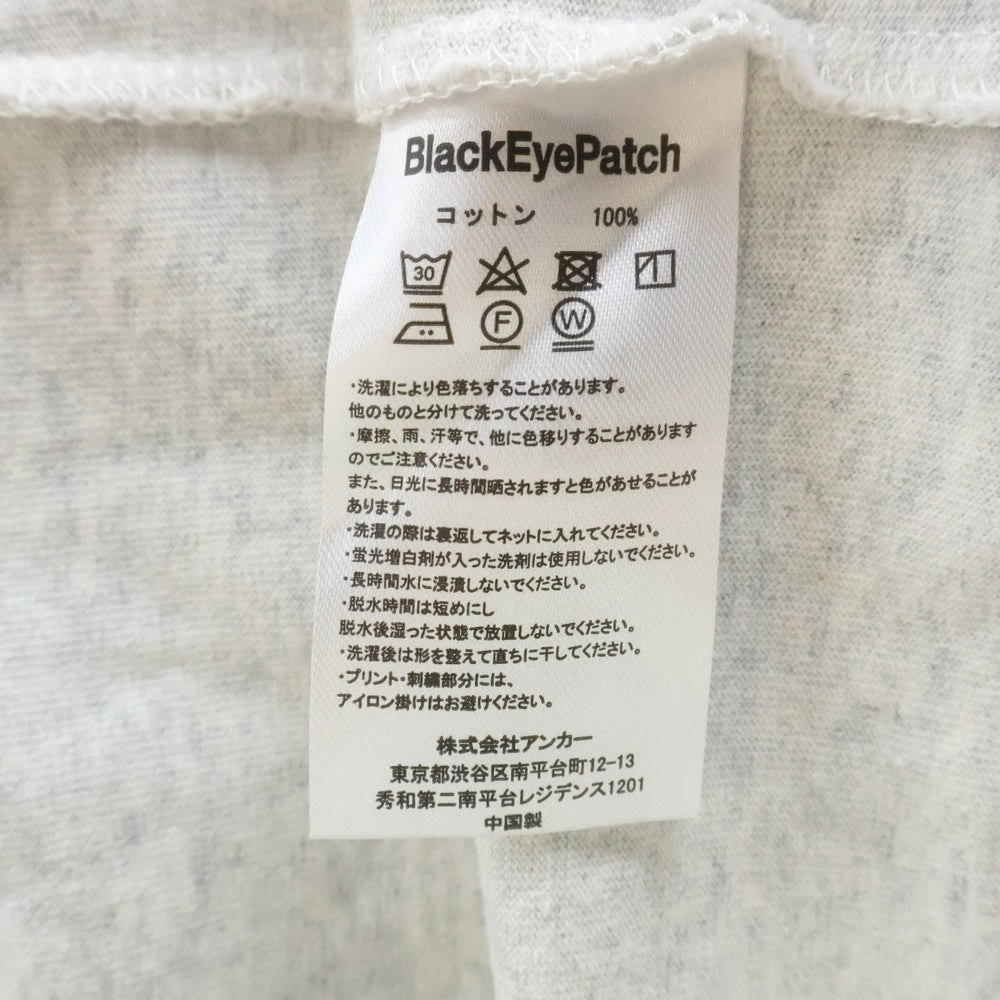 THE BLACK EYE PATCH(ブラックアイパッチ) 22SS CHILDREN AT PLAY TEE 飛び出し注意 プリント クルーネック 半袖シャツ グレー
