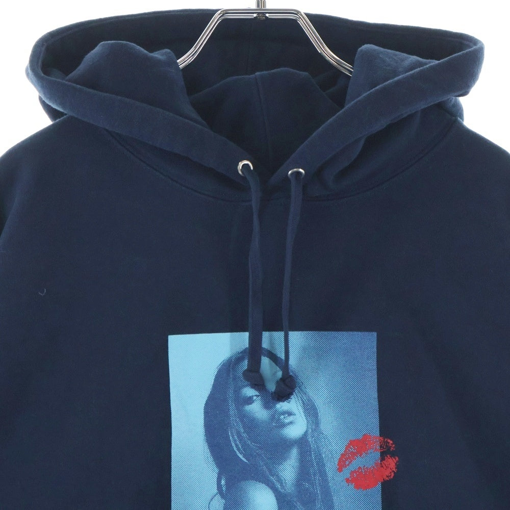 SUPREME(シュプリーム) 24AW Kate Moss Hooded Sweatshirt ケイトモス フロントプリントプルオーバーパーカー フーディ ネイビー
