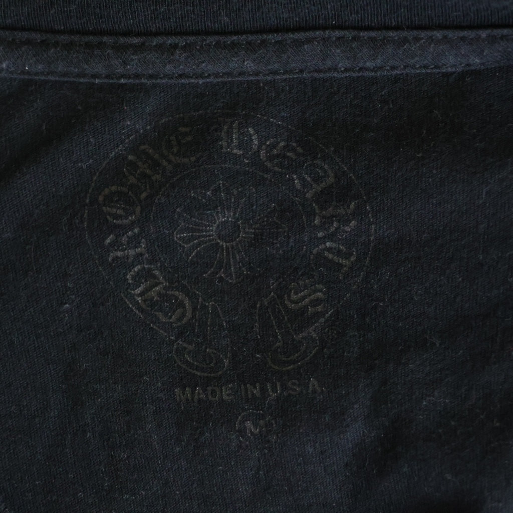 CHROME HEARTS(クロムハーツ) バックセメタリークロスプリント 袖ブランドロゴ クルーネック長袖カットソー ブラック