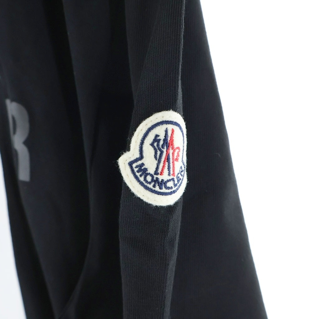MONCLER(モンクレール) 22AW SAFARI TEE I10918C00051 サファリ フロントロゴプリントTシャツ 半袖クルーネックカットソー ブラック