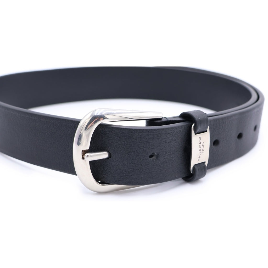 BALENCIAGA(バレンシアガ) 24AW SUIT BELT スーツベルト カーフスキン アンティーク調 レザー ベルト ロゴプレートバックル ブラック/シルバー 806067-2ABB5-1000