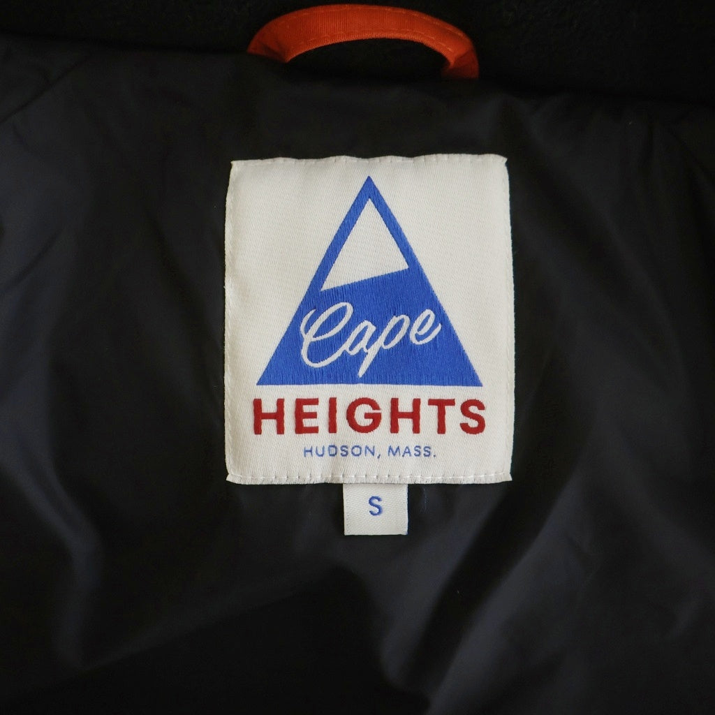 Cape Heights(ケイプハイツ) フロントロゴワッペン フーデッドダウンジャケット オレンジ