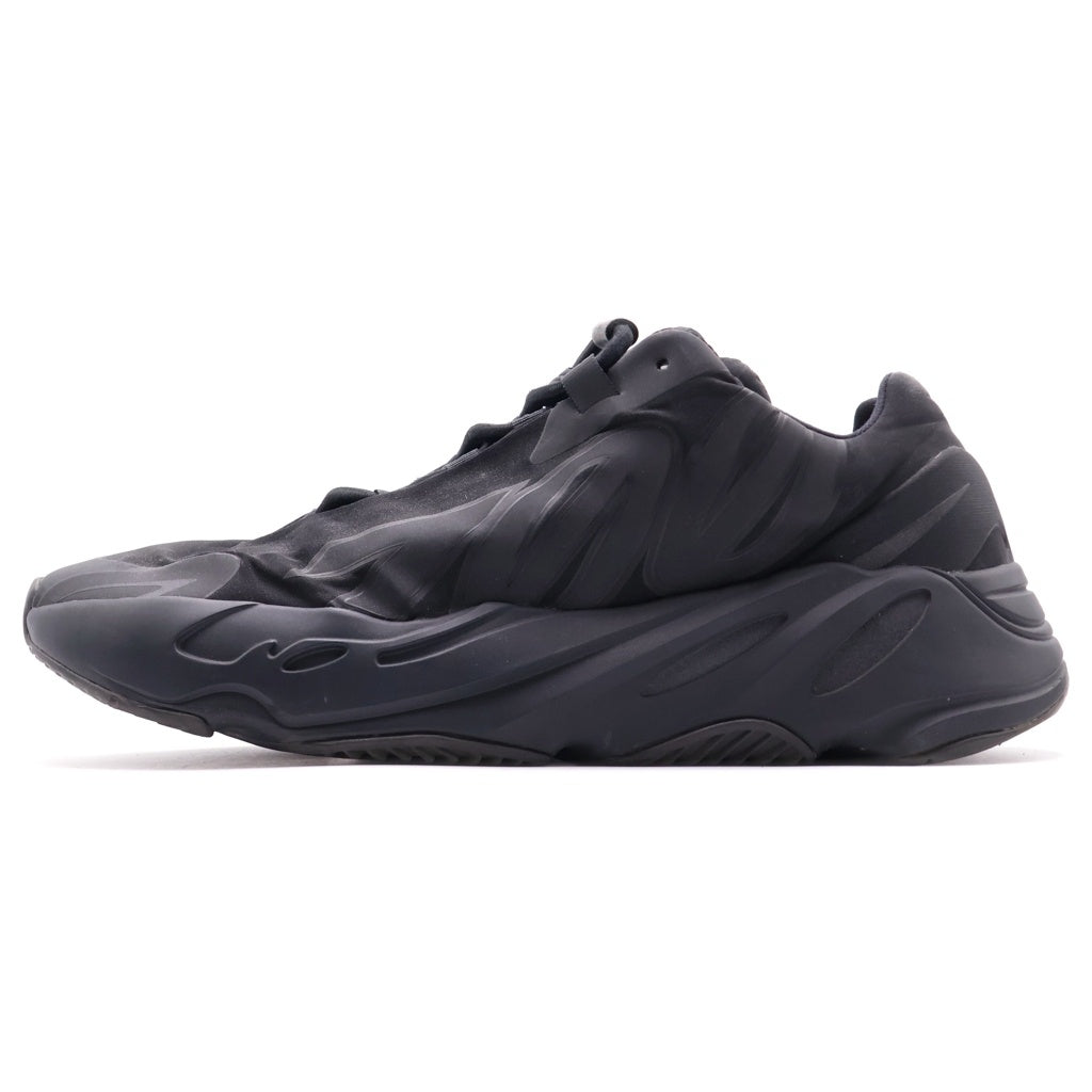YEEZY(イージー) Boost 700 MNVN Black アディダス イージーブースト700 MNVN ブラック ミッドカットスニーカー ブラック FV4440